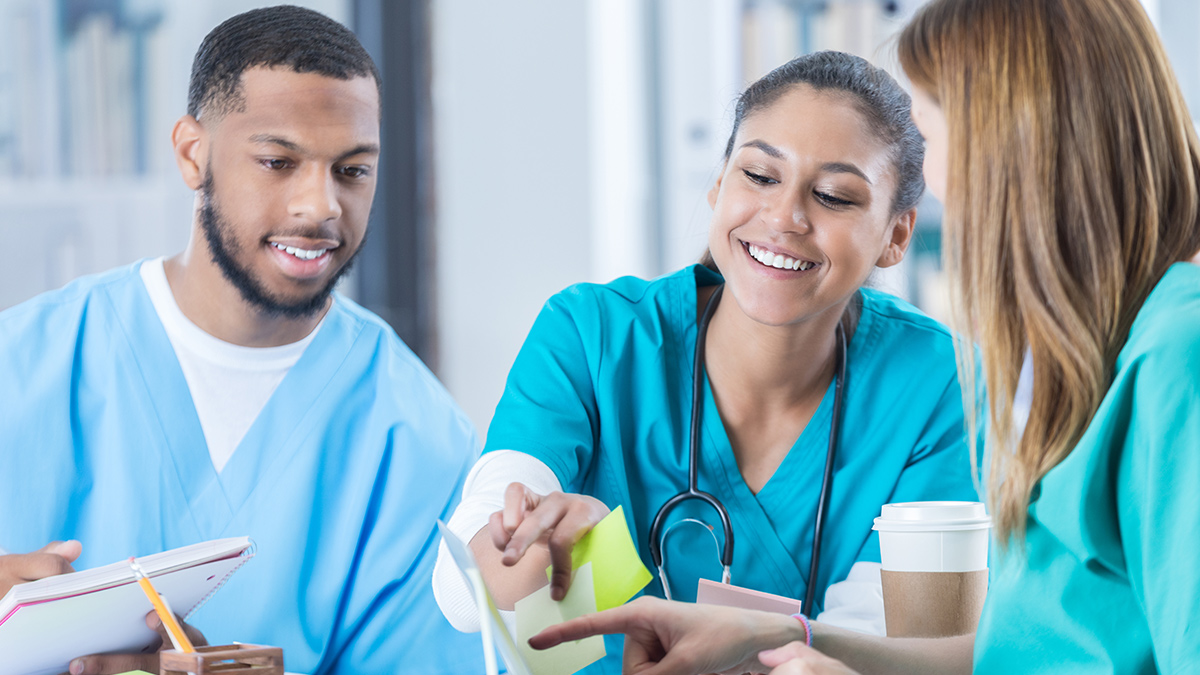 what-to-expect-the-first-2-years-out-of-nursing-school